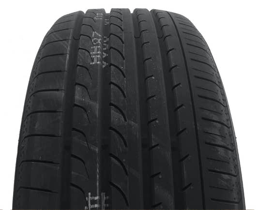 Yokohama Bluearth RV02 225/60 R18 100V Sommer
