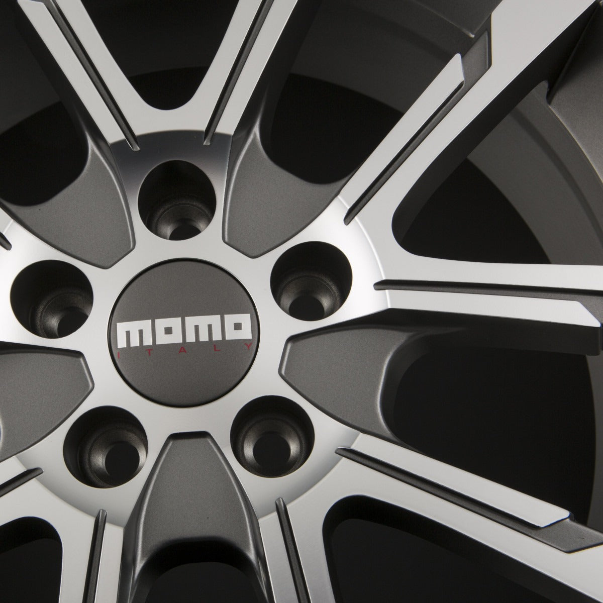 Momo Quantum EVO matt anthracite diamond cut Alufelge 8x18 Zoll ET44 LK 5x112 ML57.1 – Bild 7