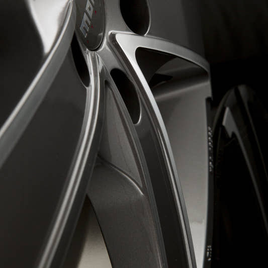 Momo Win Pro Evo Glossy Anthracite Diamond Cut Alufelge 7x17 Zoll ET34 LK 5x120 ML79.6