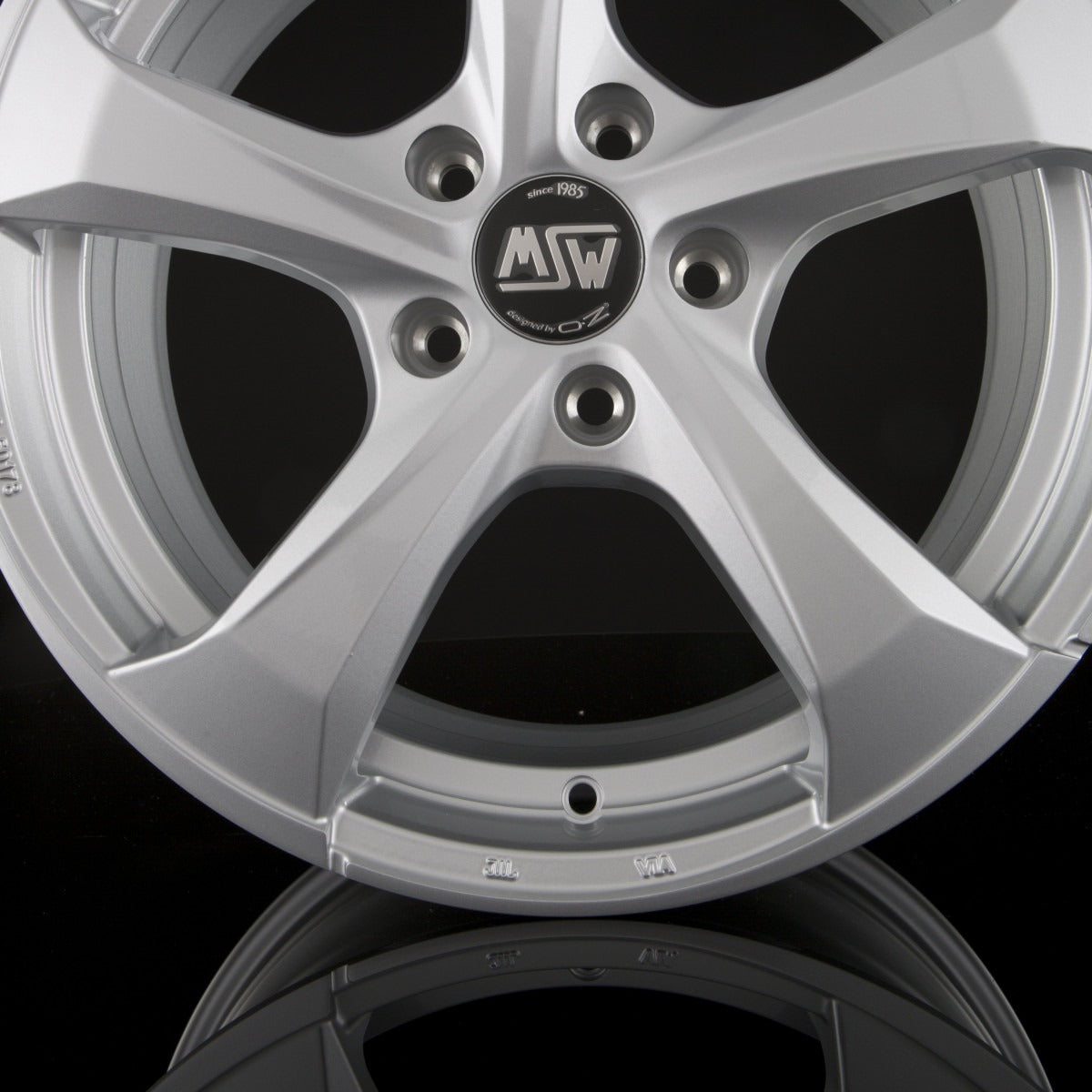 MSW 47 Full Silver Alufelge 8x18 Zoll ET29 LK 5x120 ML72.5 – Bild 3