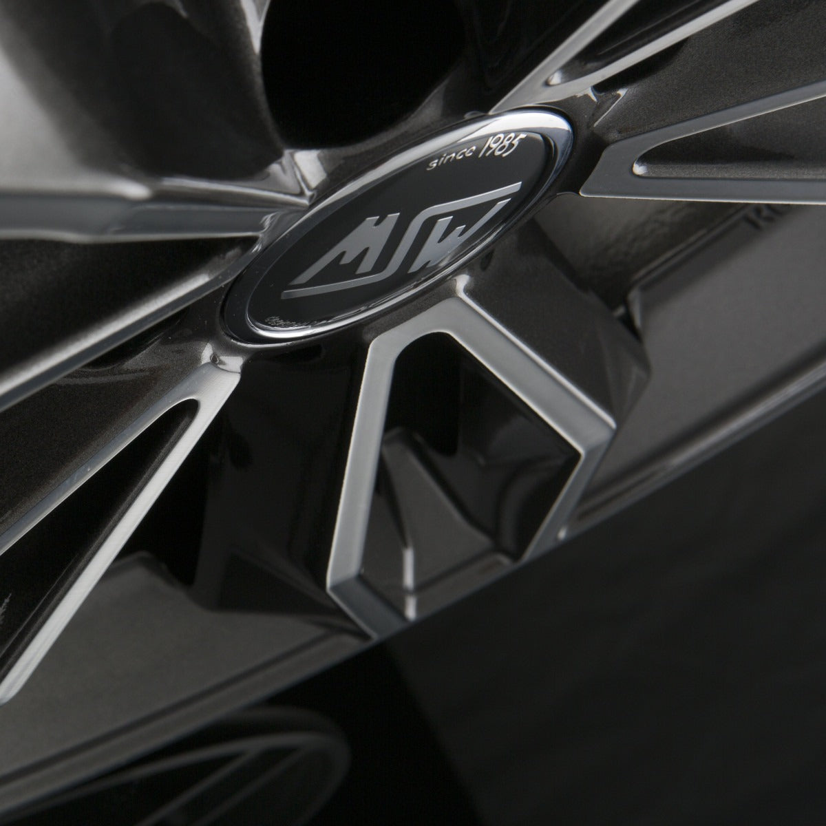 MSW 71 Gloss Dark Grey Full Polished Alufelge 7.5x17 Zoll ET45 LK 5x108 ML73.1 – Bild 3