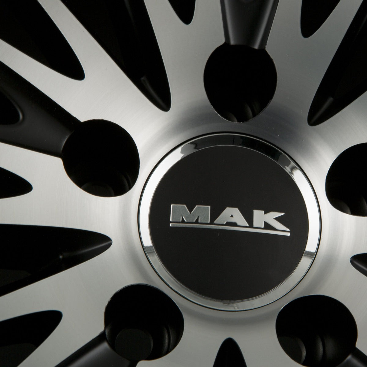 Mak Starlight Ice Black Alufelge 9.5x19 Zoll ET50 LK 5x112 ML66.6 – Bild 6