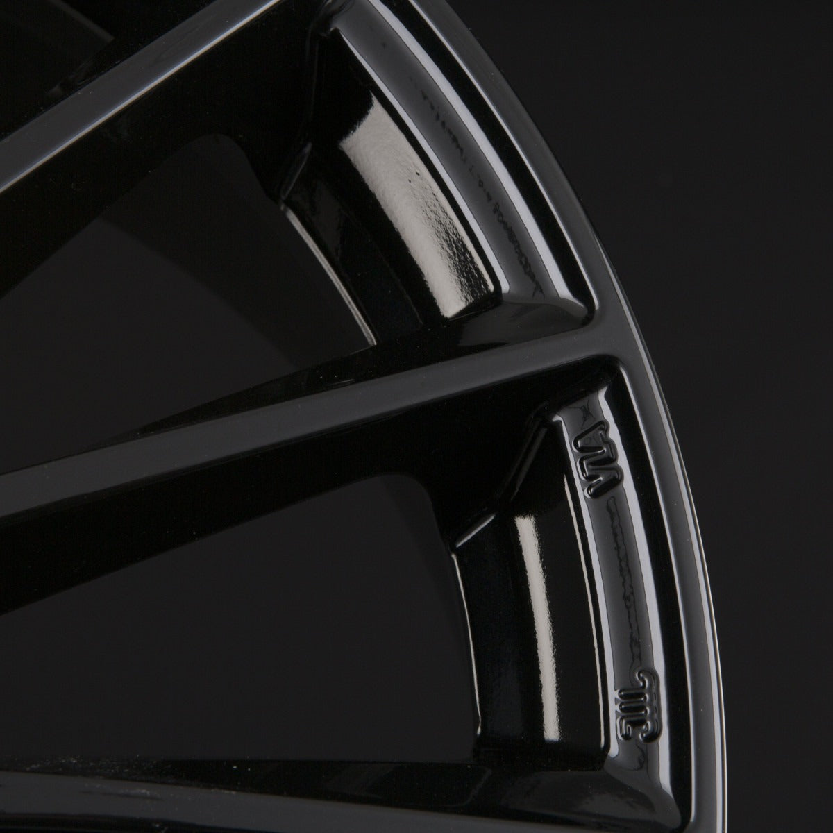Mak Komet Gloss Black Alufelge 8x18 Zoll ET33 LK 5x112 ML66.6 – Bild 5