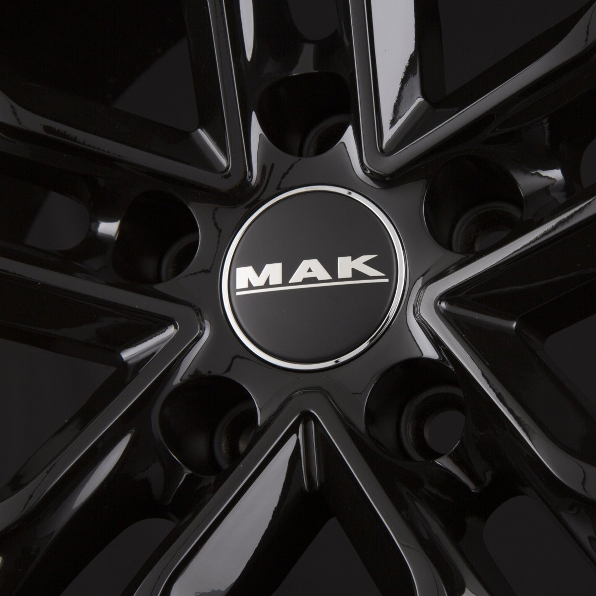 Mak Union Gloss Black Alufelge 8x18 Zoll ET26 LK 5x112 ML57.1 – Bild 4