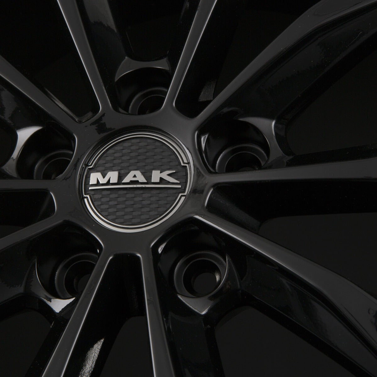 Mak Wolf gloss black Alufelge 8x19 Zoll ET40 LK 5x114.3 ML76 – Bild 7