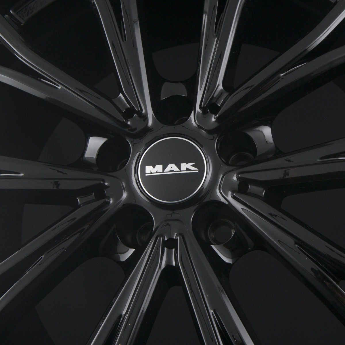 Mak Mark Gloss Black Alufelge 9.5x19 Zoll ET46 LK 5x120 ML72.6 – Bild 4