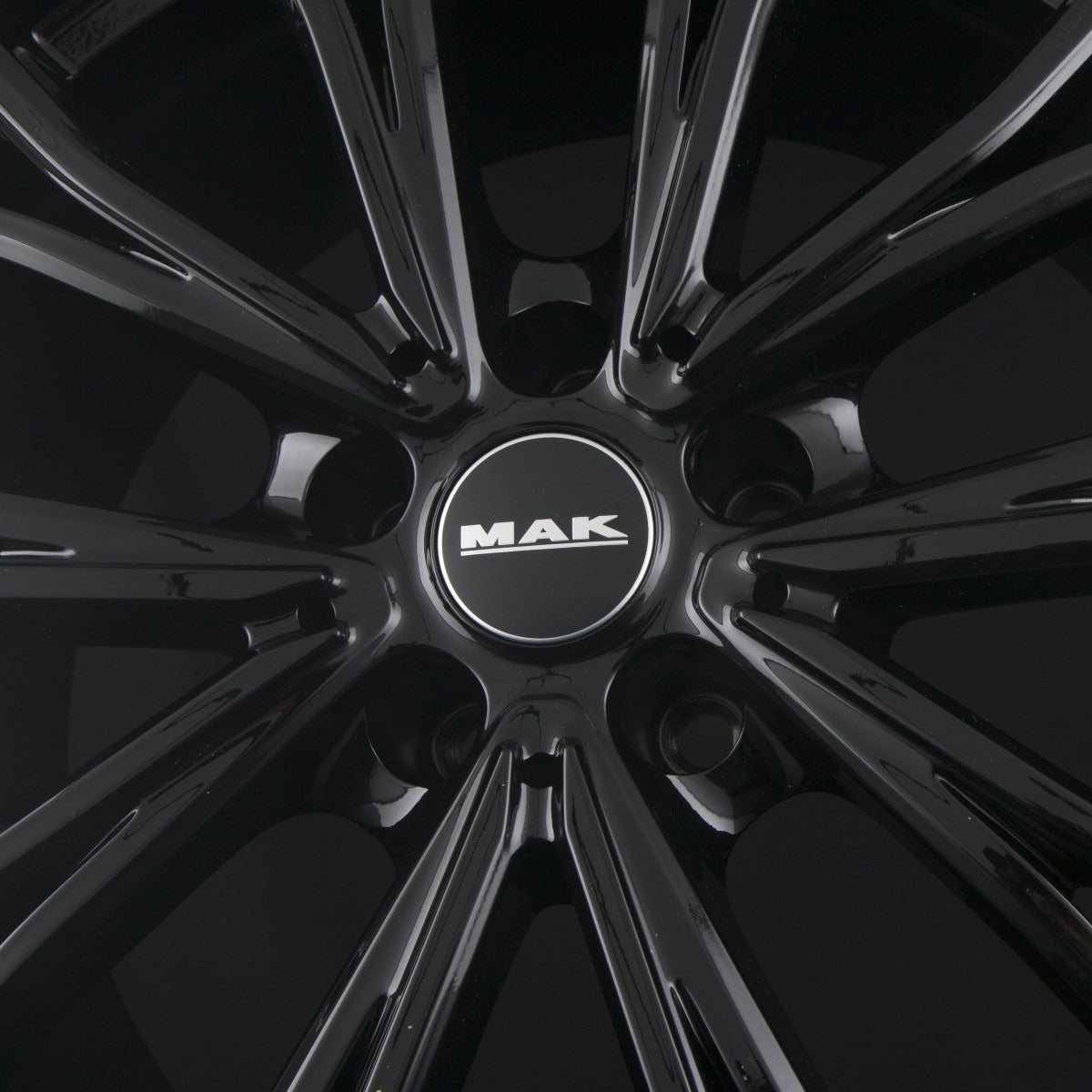 Mak Mark Gloss Black Alufelge 9x20 Zoll ET35 LK 5x120 ML72.6 – Bild 4