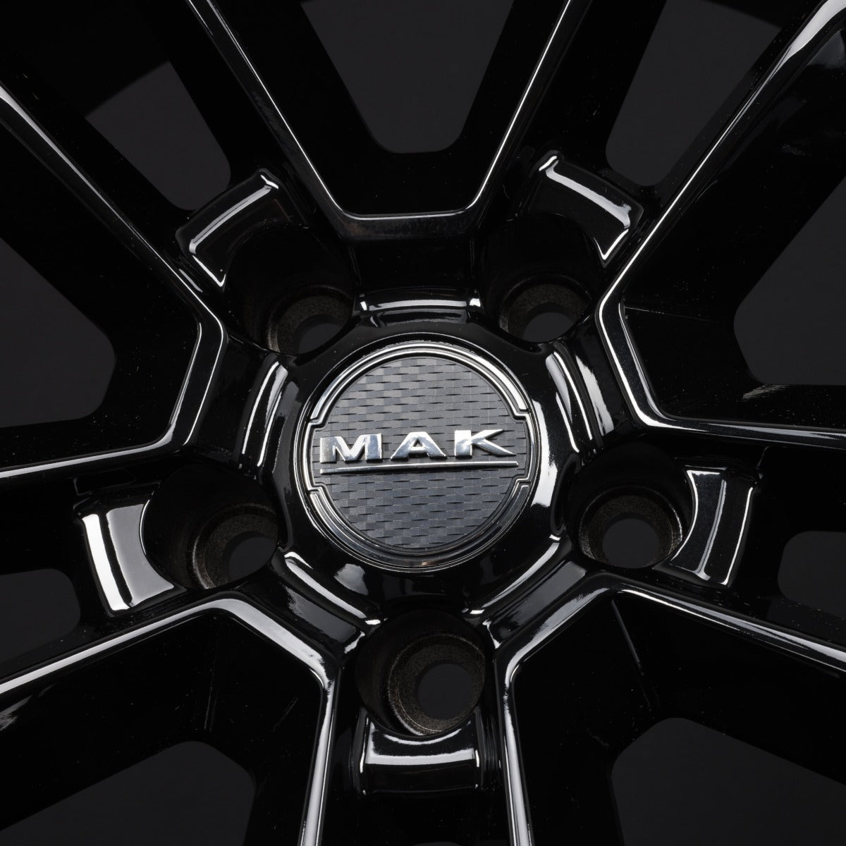 Mak Stilo Gloss Black Alufelge 8.5x20 Zoll ET30 LK 5x114.3 ML66.1 – Bild 4