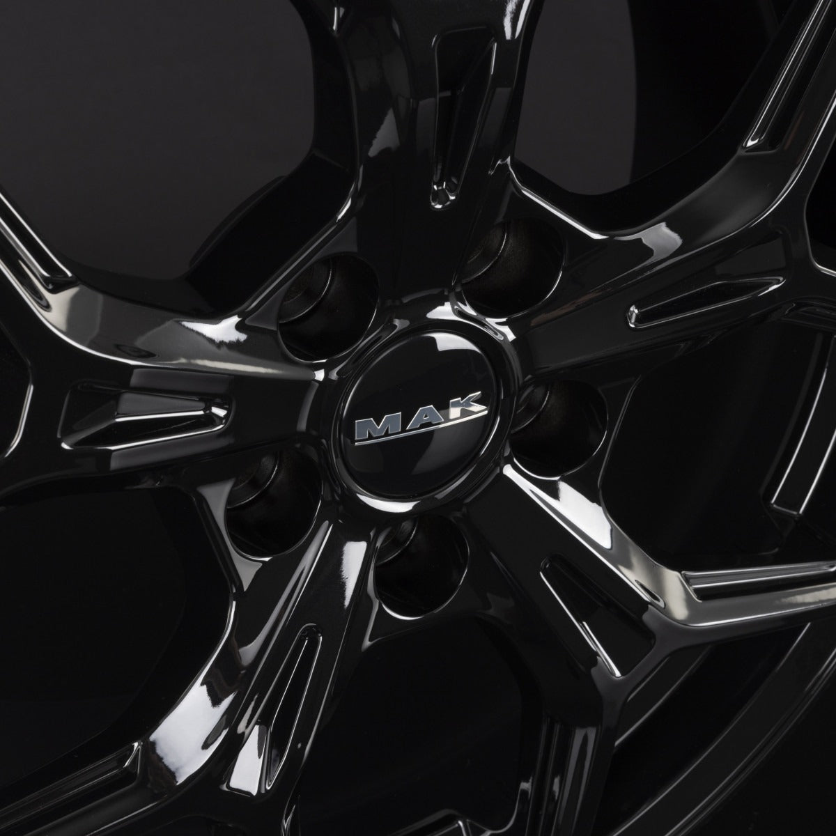 Mak Epica gloss black Alufelge 7x17 Zoll ET42 LK 5x108 ML65.1 – Bild 6