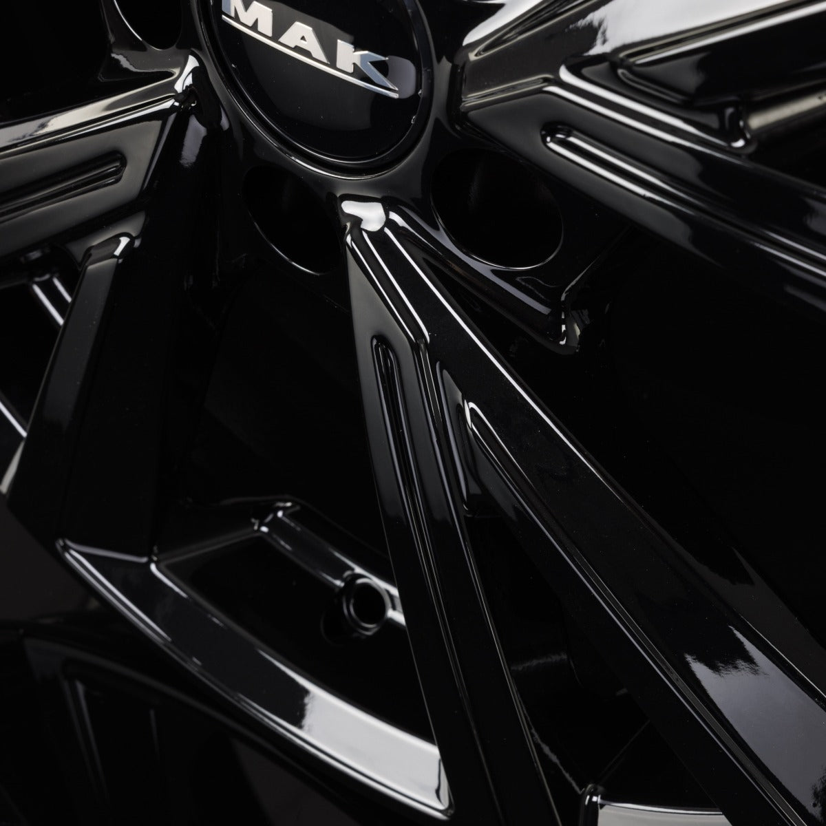 Mak Qvarz gloss black Alufelge 6.5x16 Zoll ET42 LK 5x112 ML57.1 – Bild 8