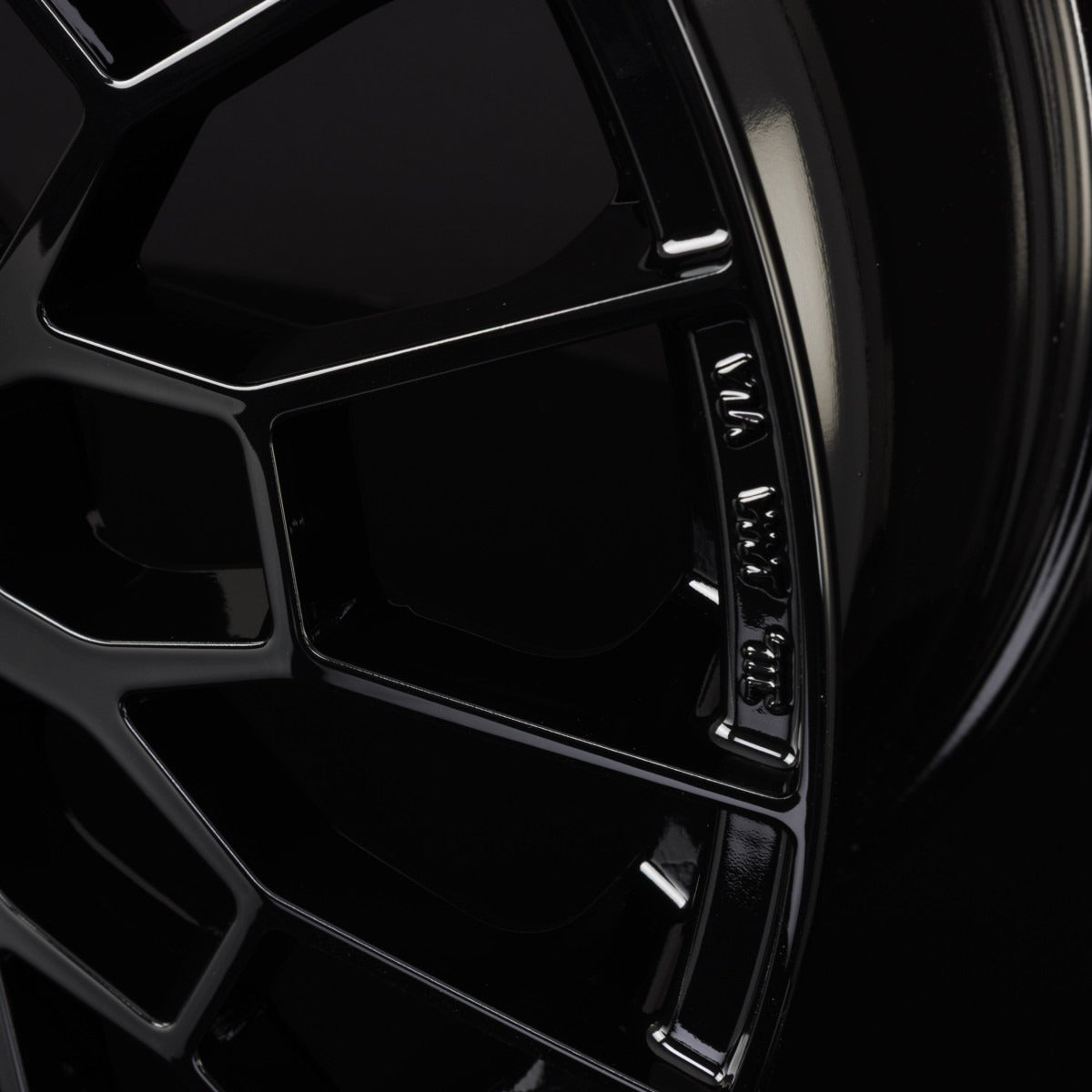 Mak APX gloss black Alufelge 8x19 Zoll ET50 LK 5x112 ML76 – Bild 8