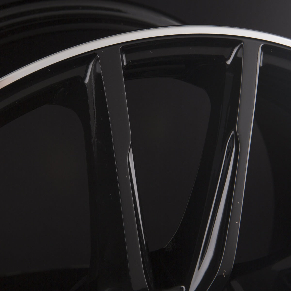 Mak Evo Gloss Black Mirror Ring Alufelge 8x18 Zoll ET48 LK 5x112 ML66.6 – Bild 3