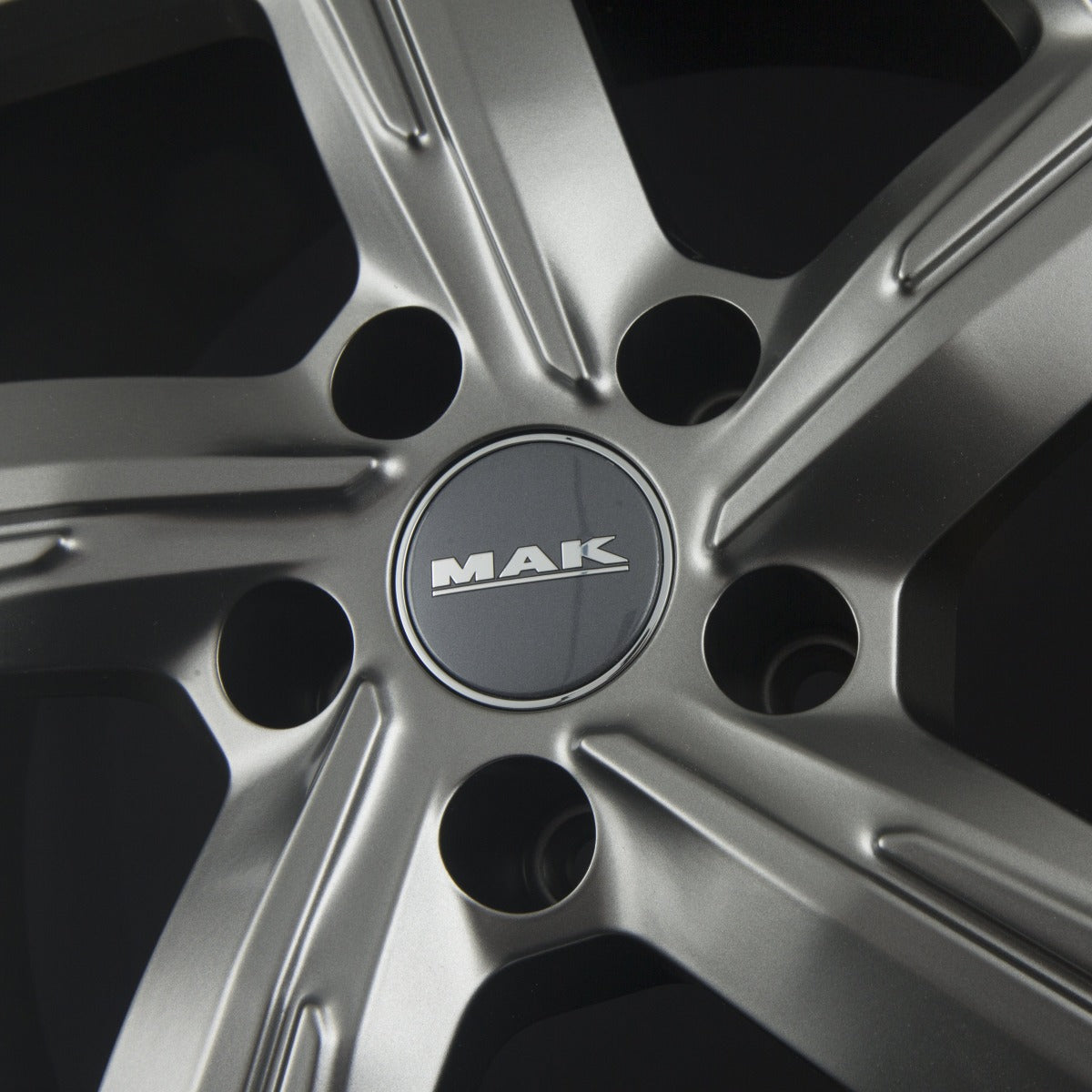 Mak Qvattro Matt Titan Alufelge 8.5x19 Zoll ET38 LK 5x112 ML66.6 – Bild 4
