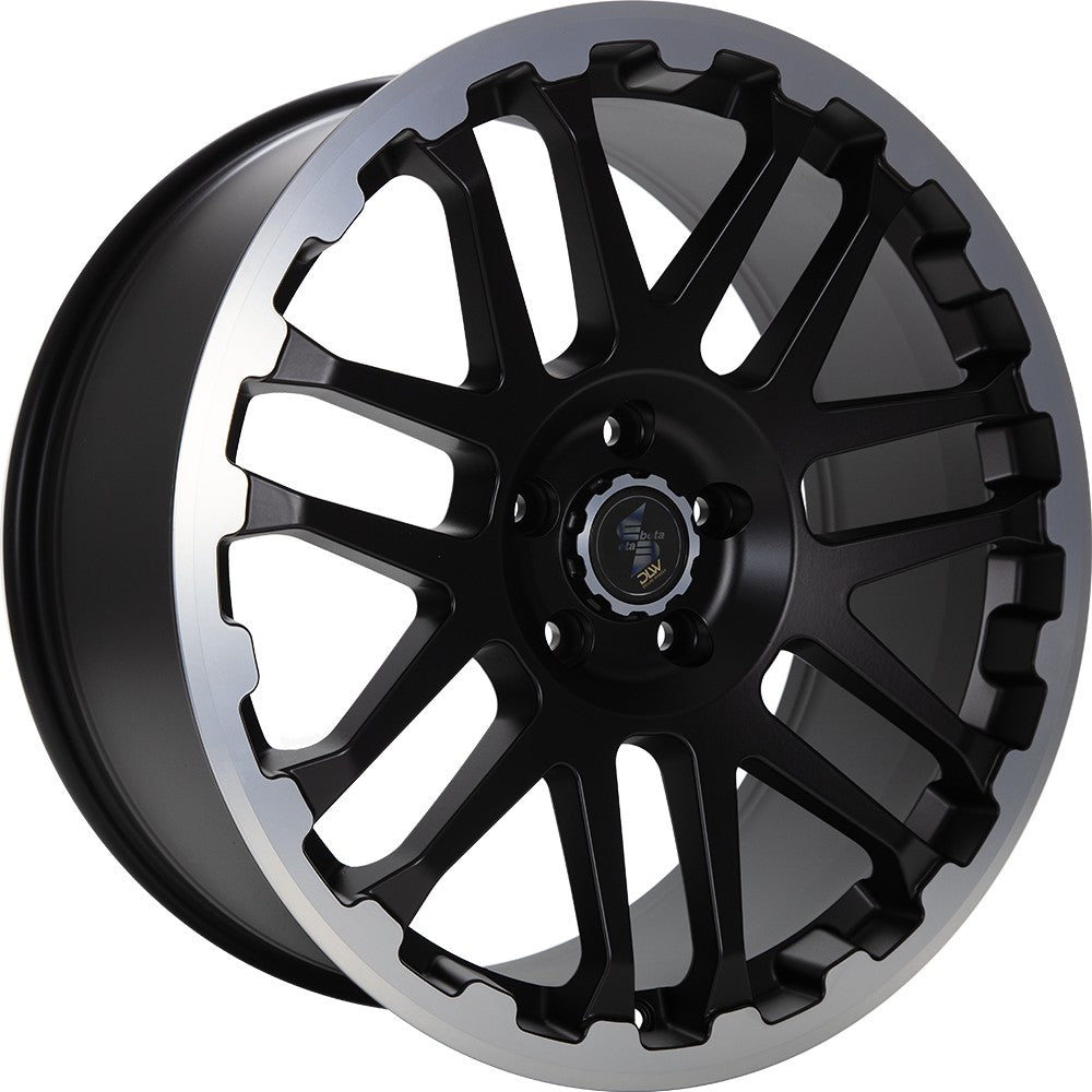 Etabeta Combat black matt lip + cap polished Alufelge 8x18 Zoll ET45 LK 6x139.7 ML93.1