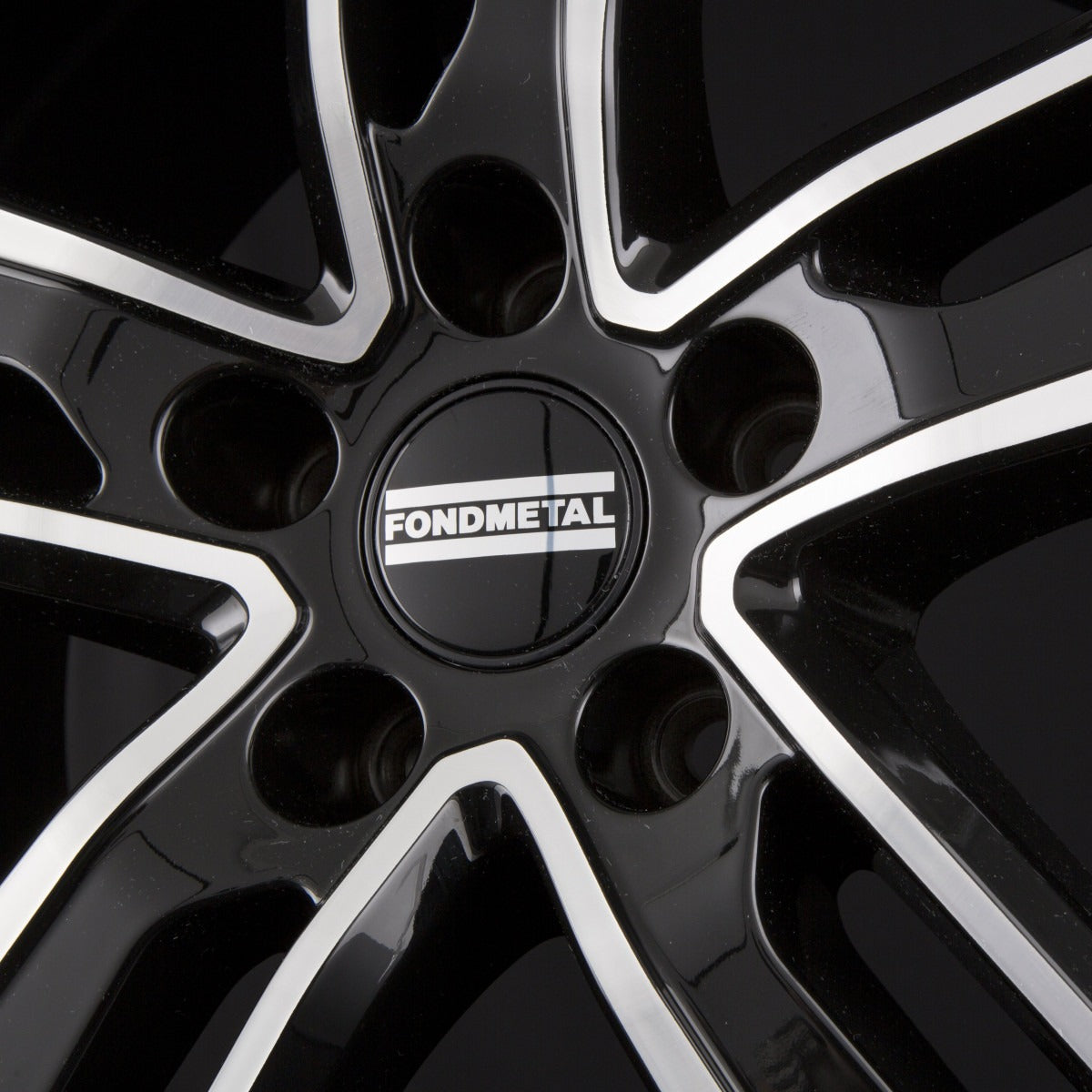 Fondmetal Hexis Glossy Black Machined Alufelge 8x18 Zoll ET29 LK 5x112 ML66.6 – Bild 3
