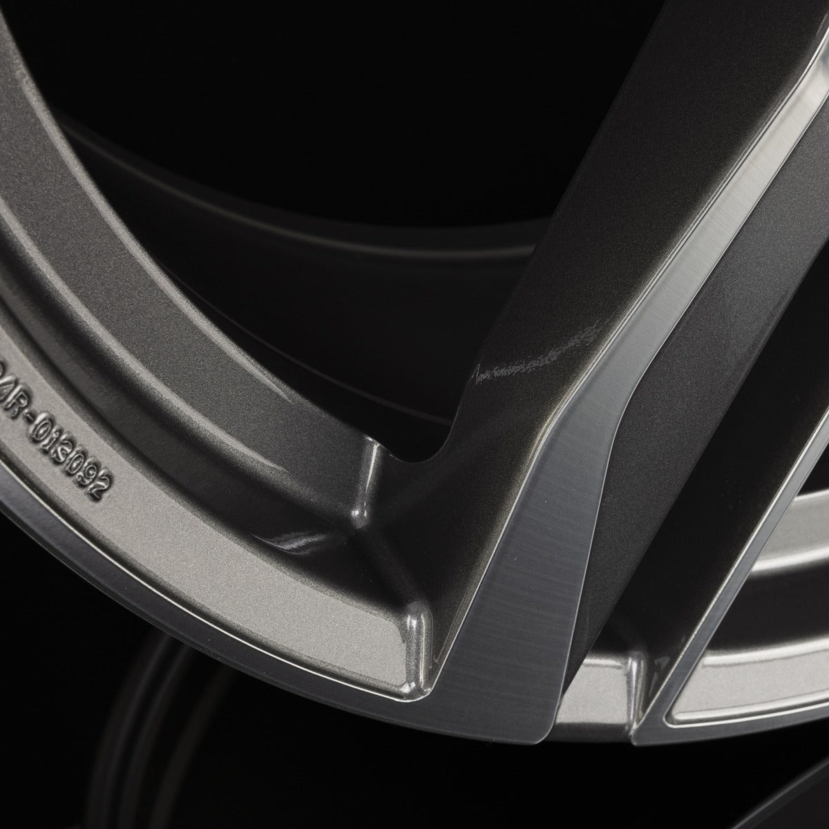 Fondmetal Hexis Glossy Titanium Machined Alufelge 8x18 Zoll ET29 LK 5x112 ML66.6 – Bild 5