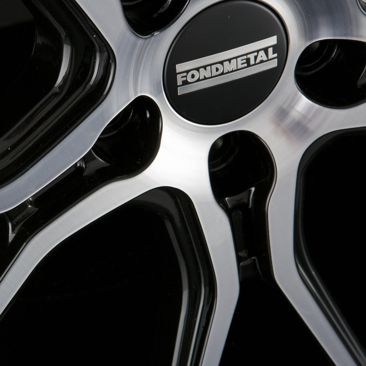 Fondmetal STC-45 Glossy Black Machined Alufelge 9x20 Zoll ET38 LK 5x114.3 ML70.7 – Bild 3