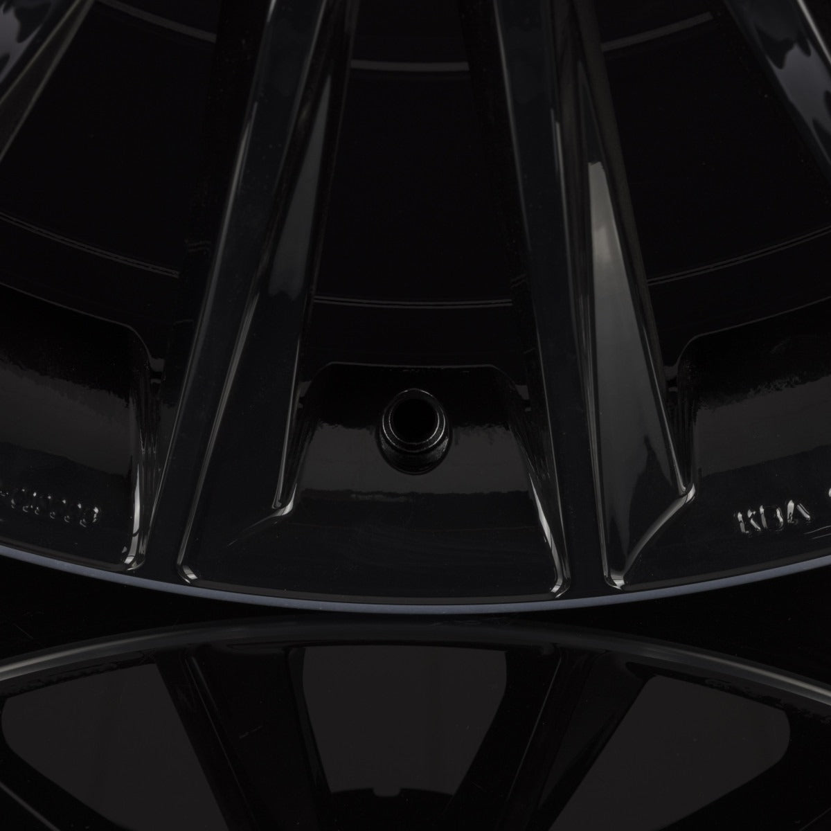 Fondmetal Aidon Glossy Black Machined Lip Alufelge 8x18 Zoll ET48 LK 5x112 ML66.6 – Bild 4