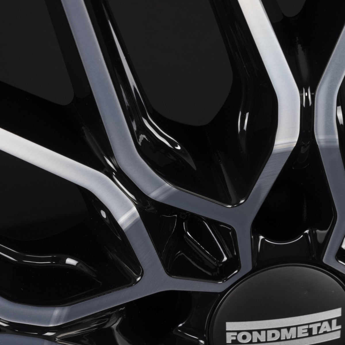 Fondmetal Cratos Glossy Black Machined Alufelge 10x22 Zoll ET36 LK 5x130 ML84.1 – Bild 5