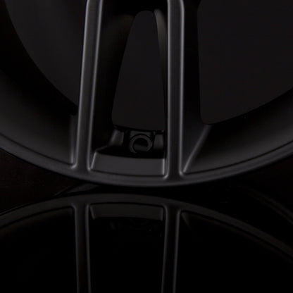 Fondmetal Koros Matt Black Alufelge 6.5x18 Zoll ET38 LK 5x114.3 ML66.1 – Bild 3