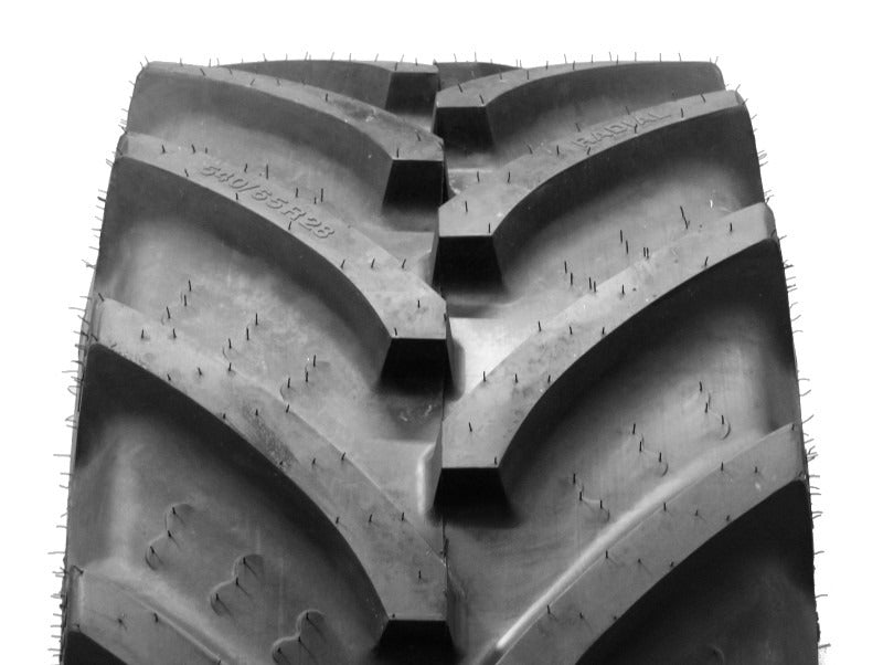BKT RT657 420/65 R30 139A8