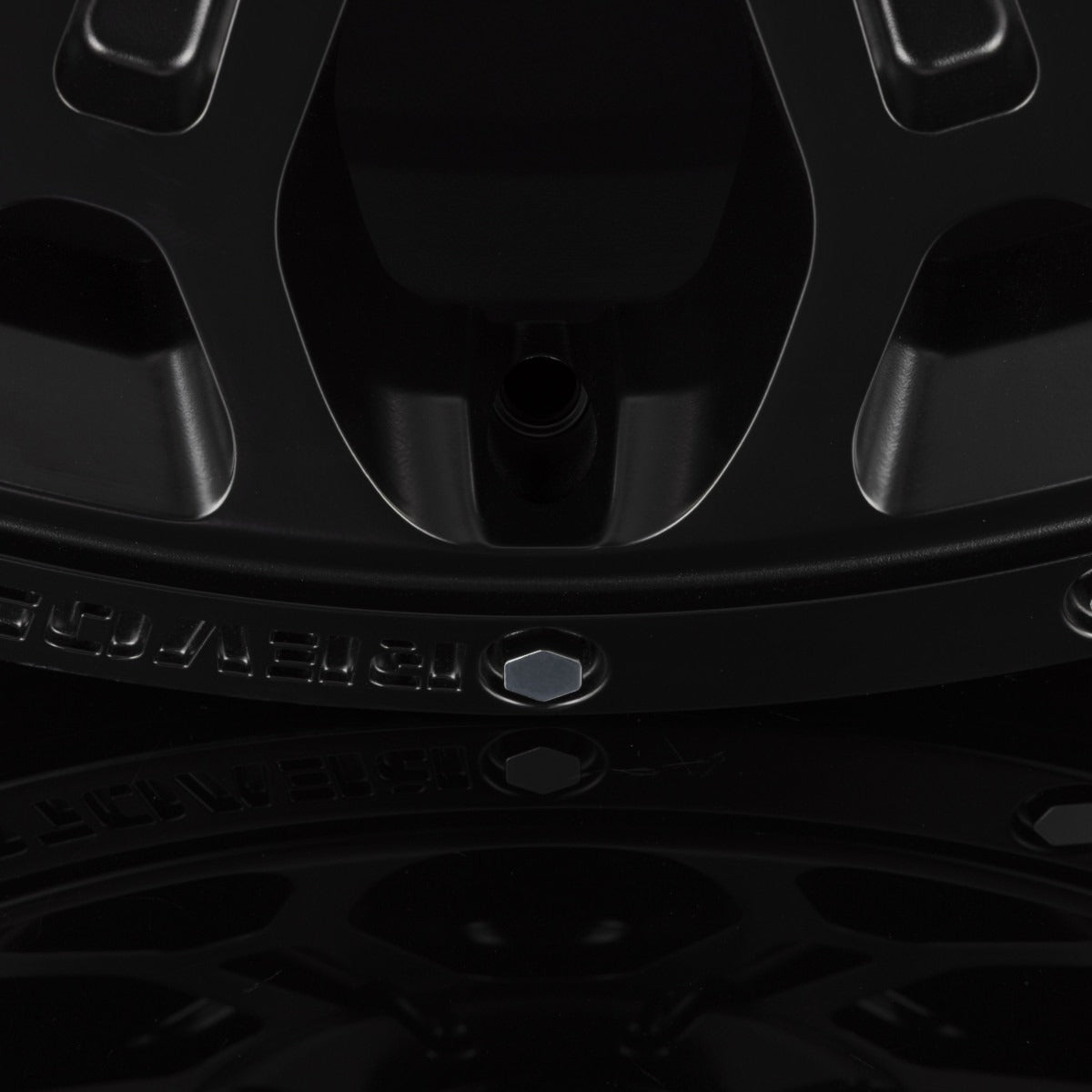 Schmidt REVOLUTION 17HDF Satin Black mit Softhorn Alufelge 9x17 Zoll ET10 LK 6x139.7 ML93.1 – Bild 4