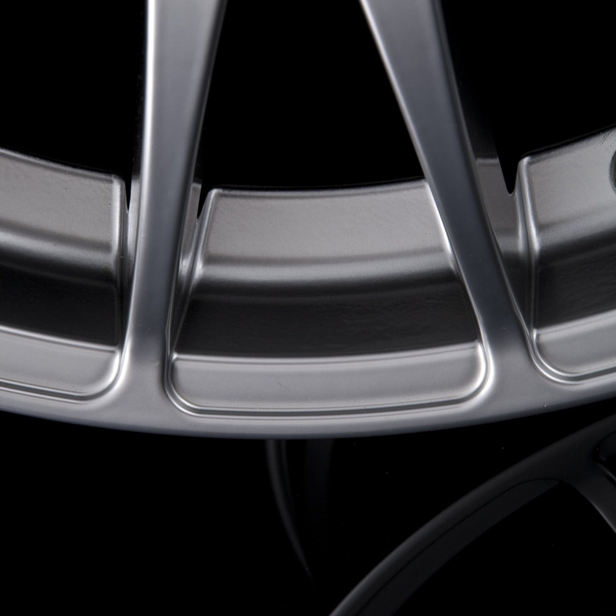 Team Dynamics Monza R High-Power-Silver Alufelge 7.5x18 Zoll ET25 LK 4x108 ML73.1 – Bild 4