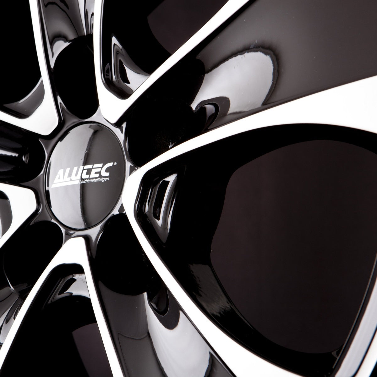 Alutec Dynamite Diamant-Schwarz Frontpoliert Alufelge 8.5x18 Zoll ET38 LK 5x114.3 ML70.1 – Bild 3